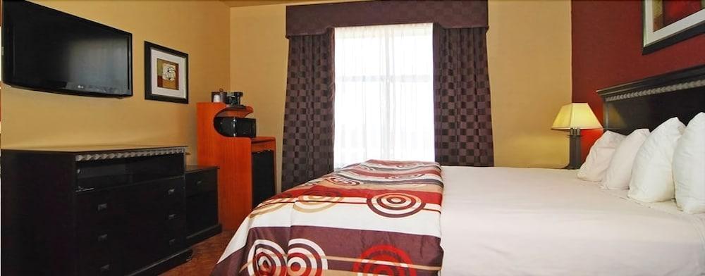 Quality Inn & Suites Buda Exterior foto